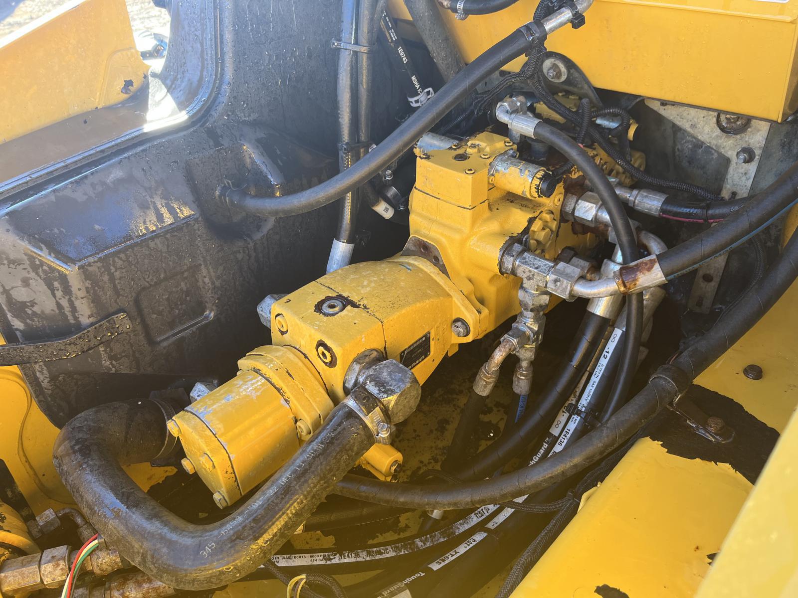 ./imagenes/INVOICE/2019/16437/MINI CATERPILLAR 262D (11).JPG